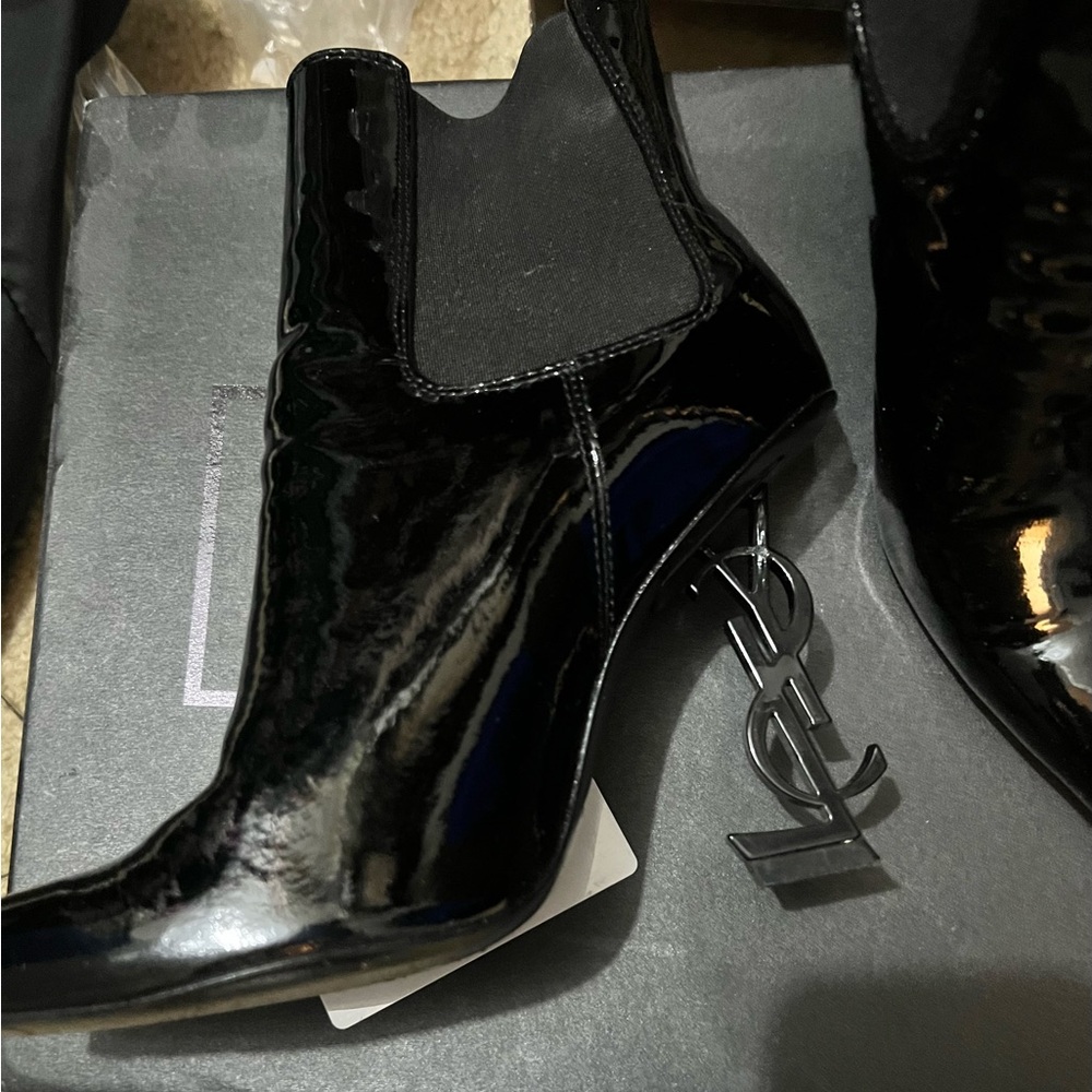 Authentic Saint Laurent Glossy Black Heeled Boots - Picture 2 of 6